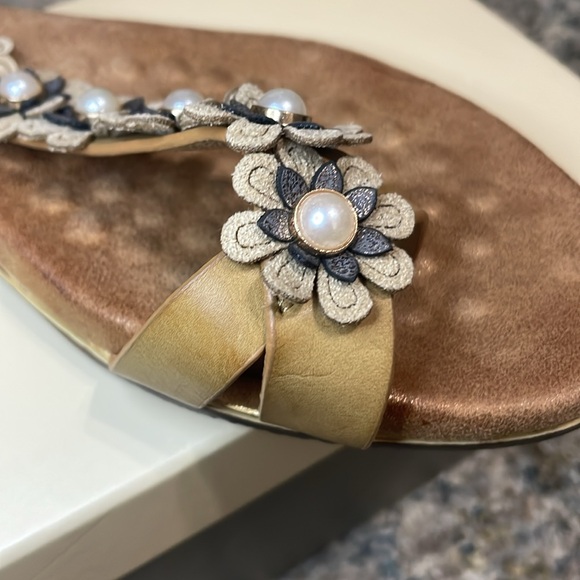 Patrizia by Spring Step Setrells Women’s Flat Sandals Size 38 (US 7.5-8)
Tan - Picture 12 of 13